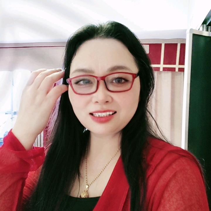 刘林穿搭
