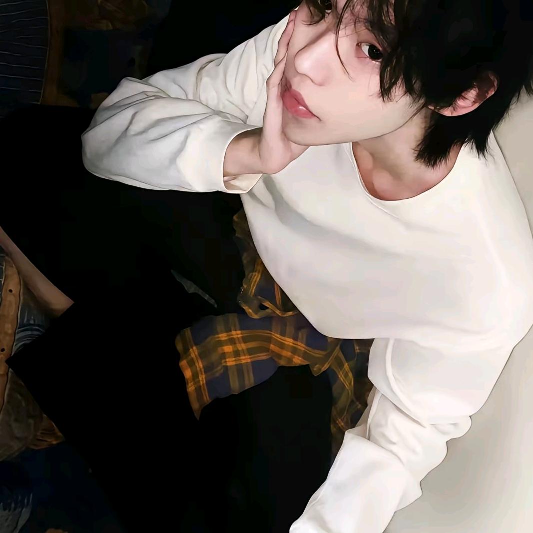 秋絉.