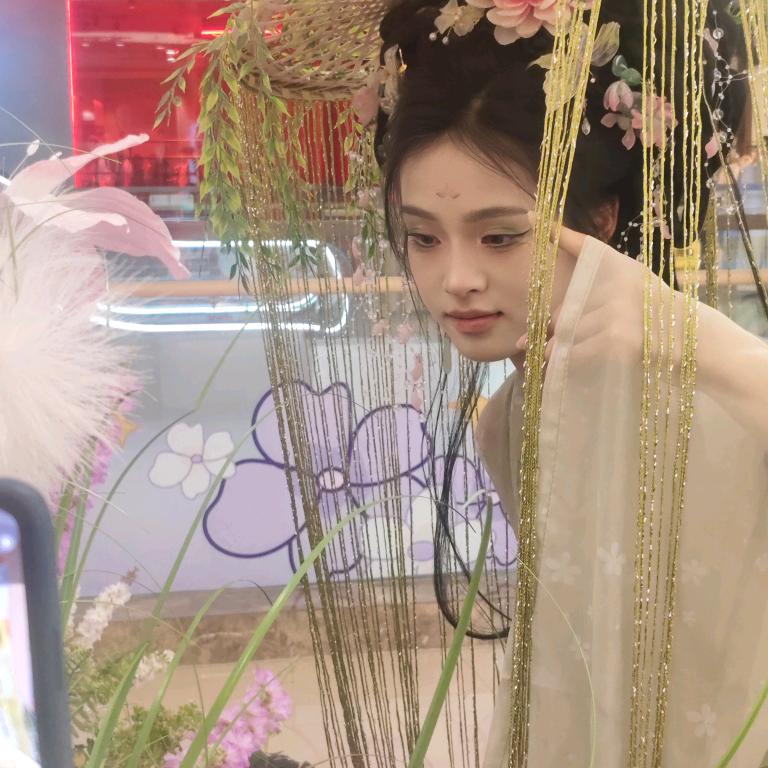 化妆师荣荣