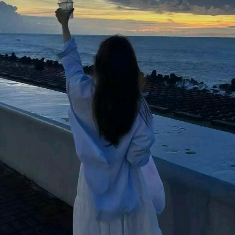 ╰悲伤浅笑