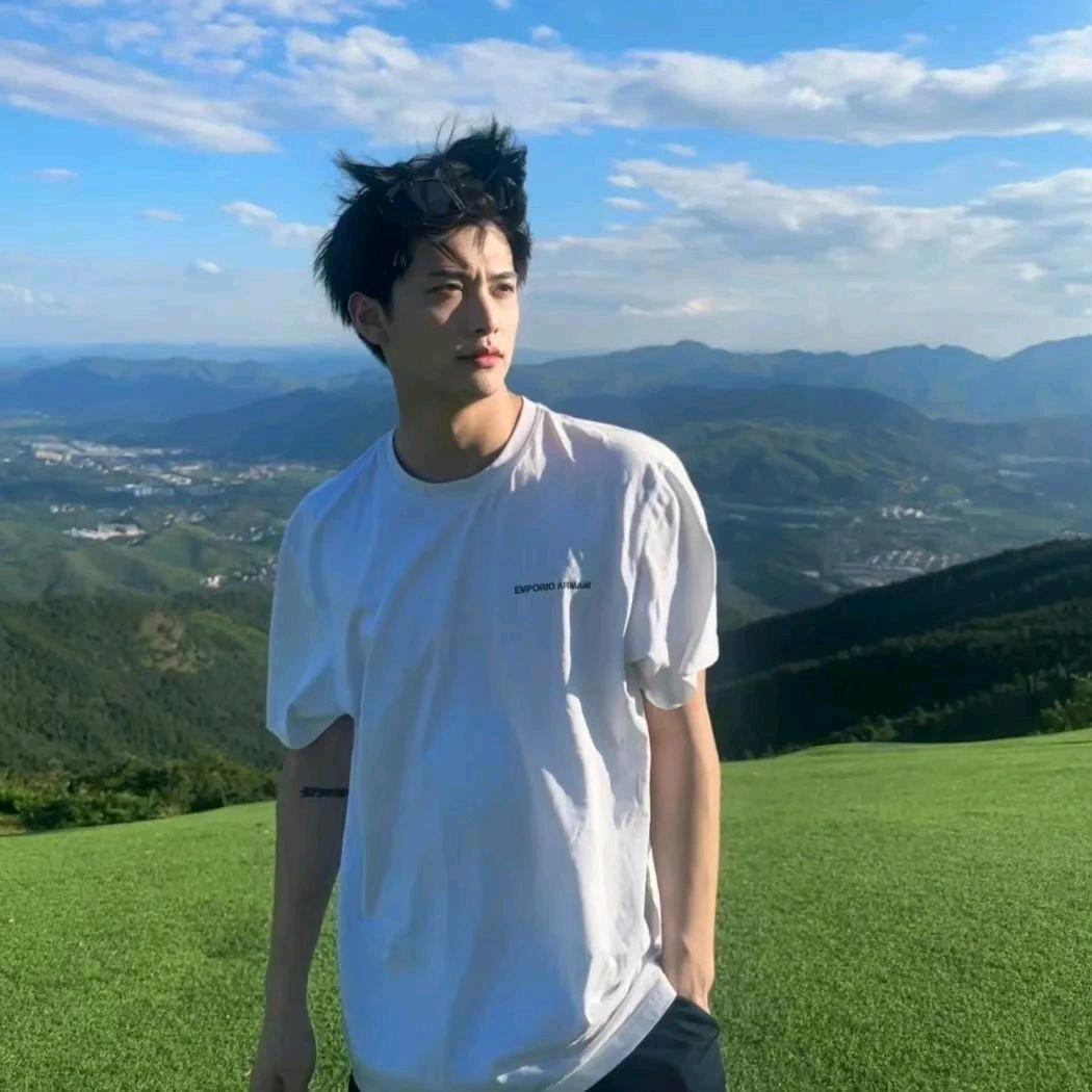 栋柠七。
