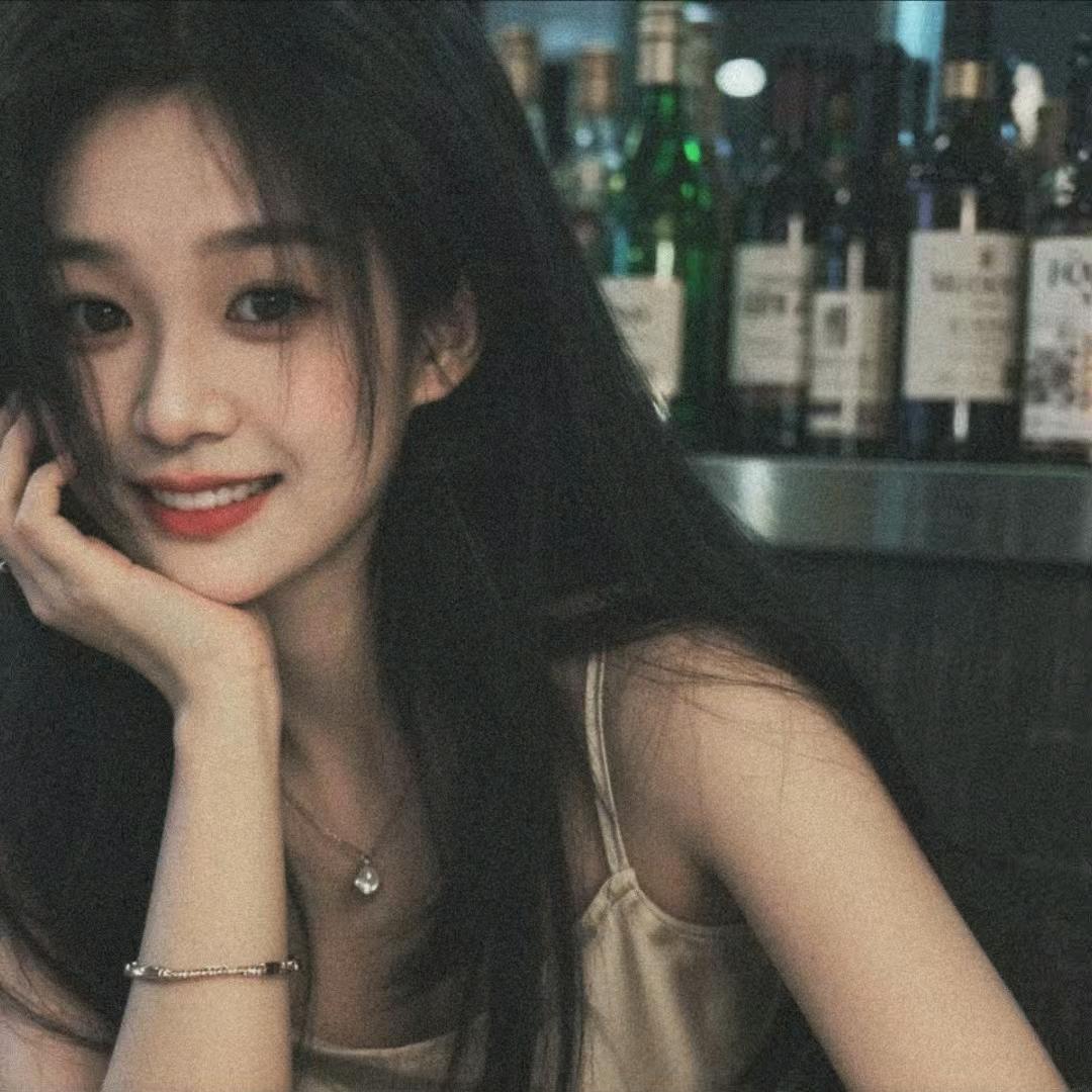 光着脚丫跑-°