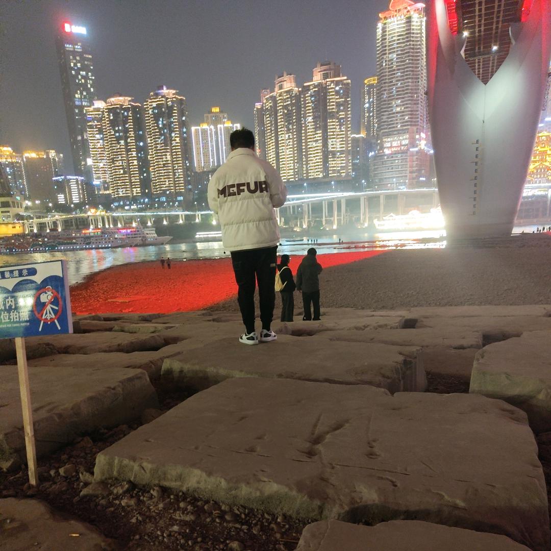 我已成年爱谁谁
