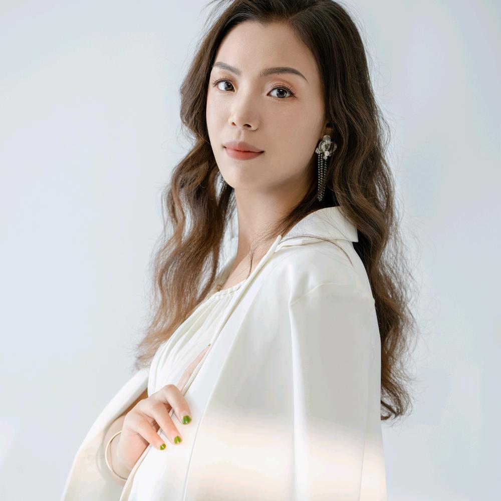 葛龙美业 美容部 晴晴