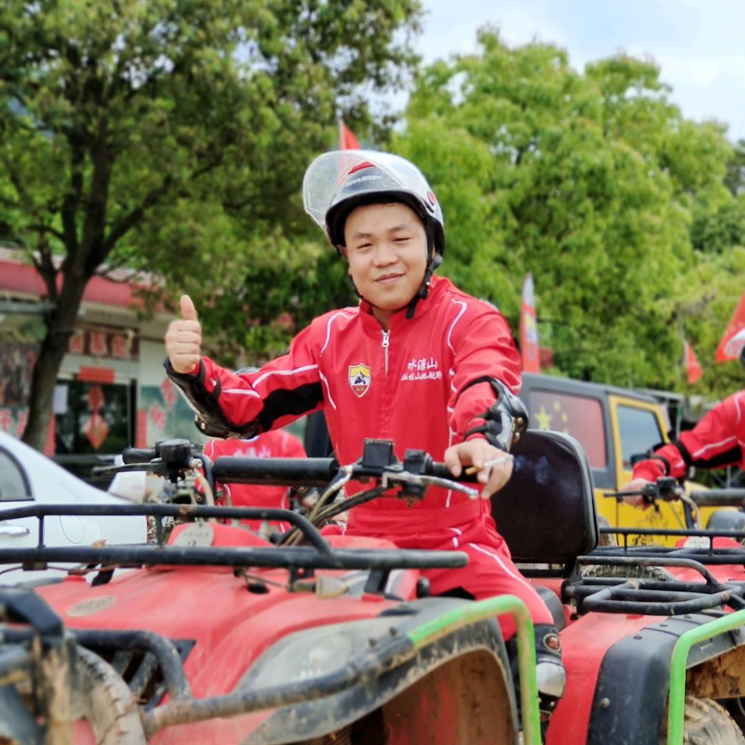 小张在东莞租面包车