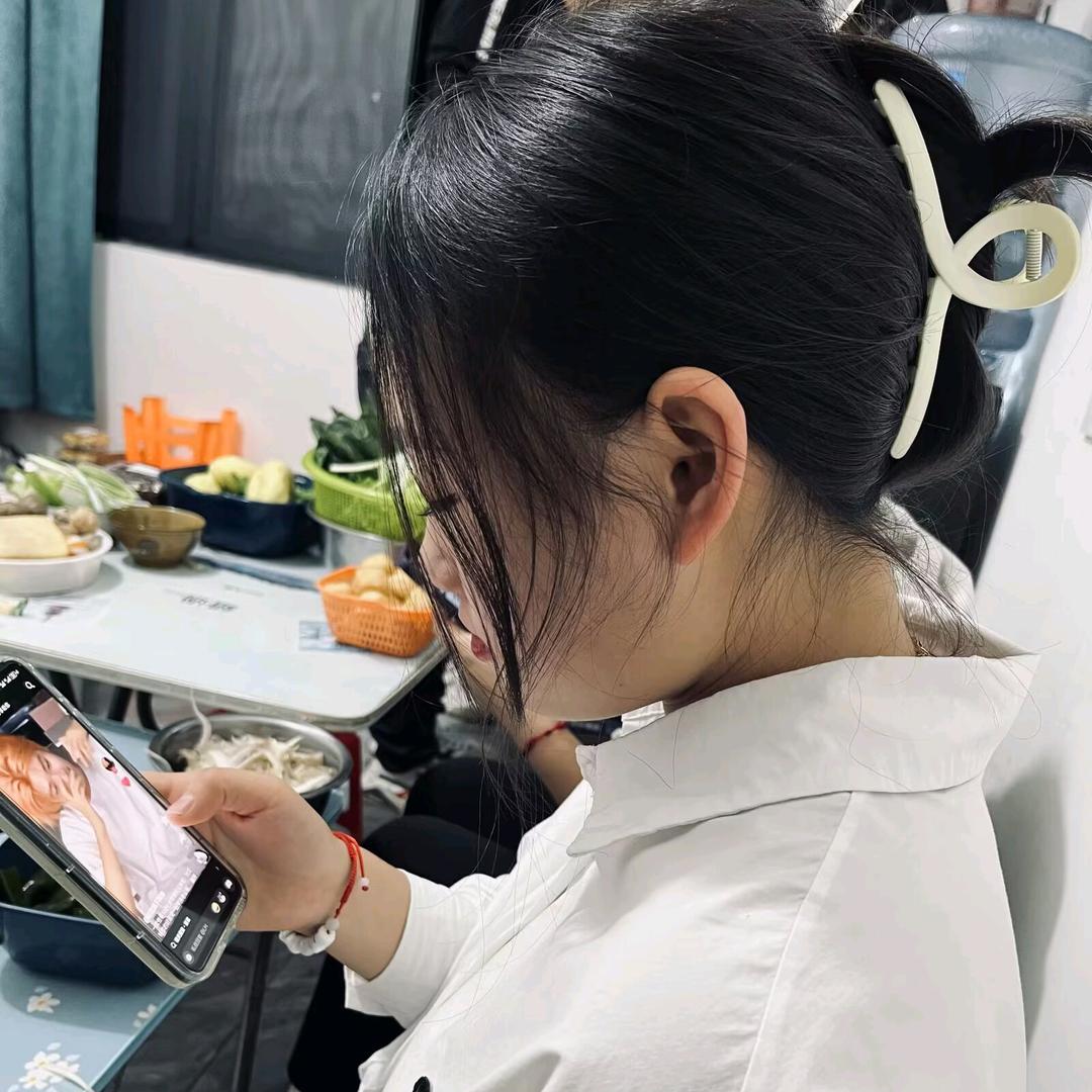 🕊️周🕊️莉🕊️