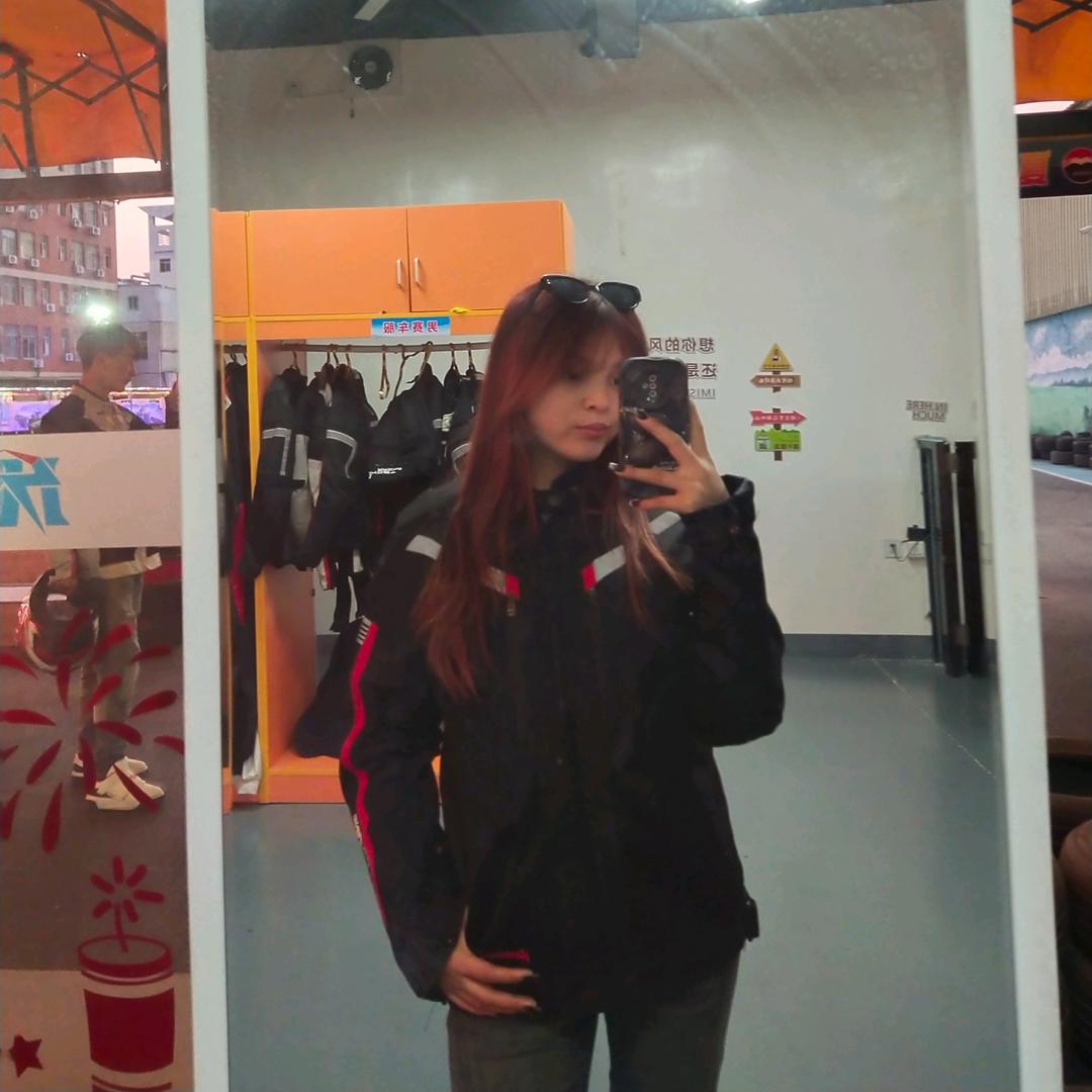 曼丽