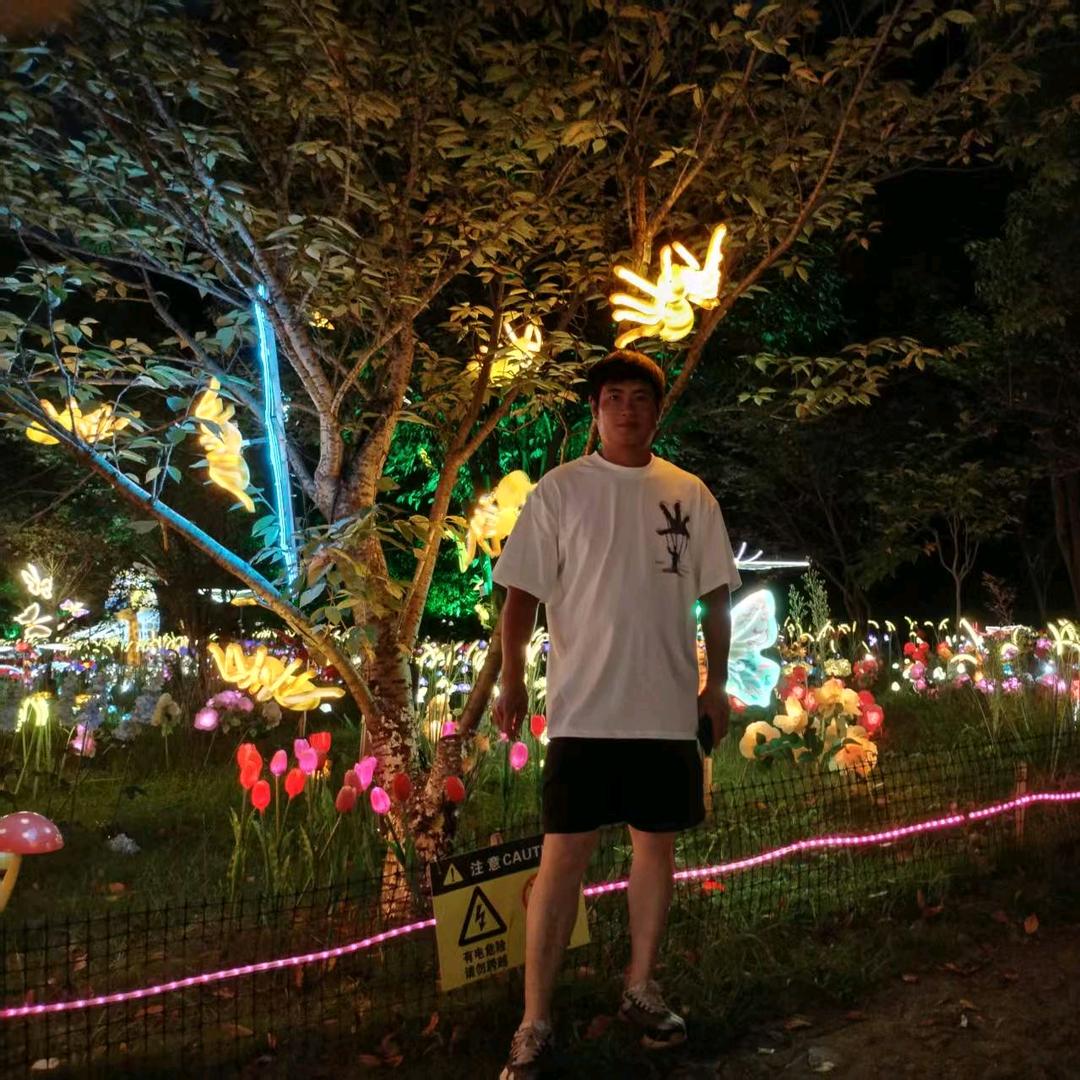 ಡ(陈╭☞住  •́⍛•̀)气╭☞ಡω