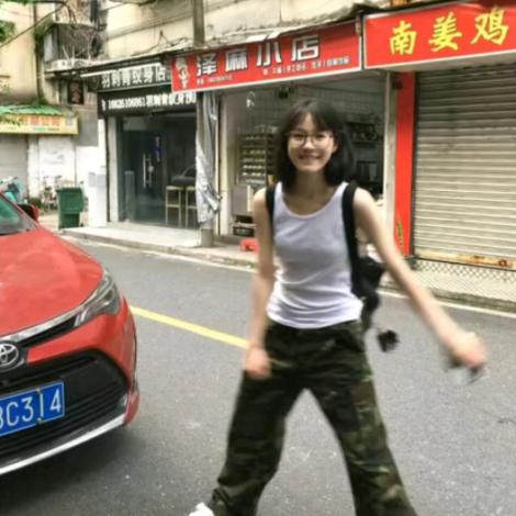 -梅梅酱-