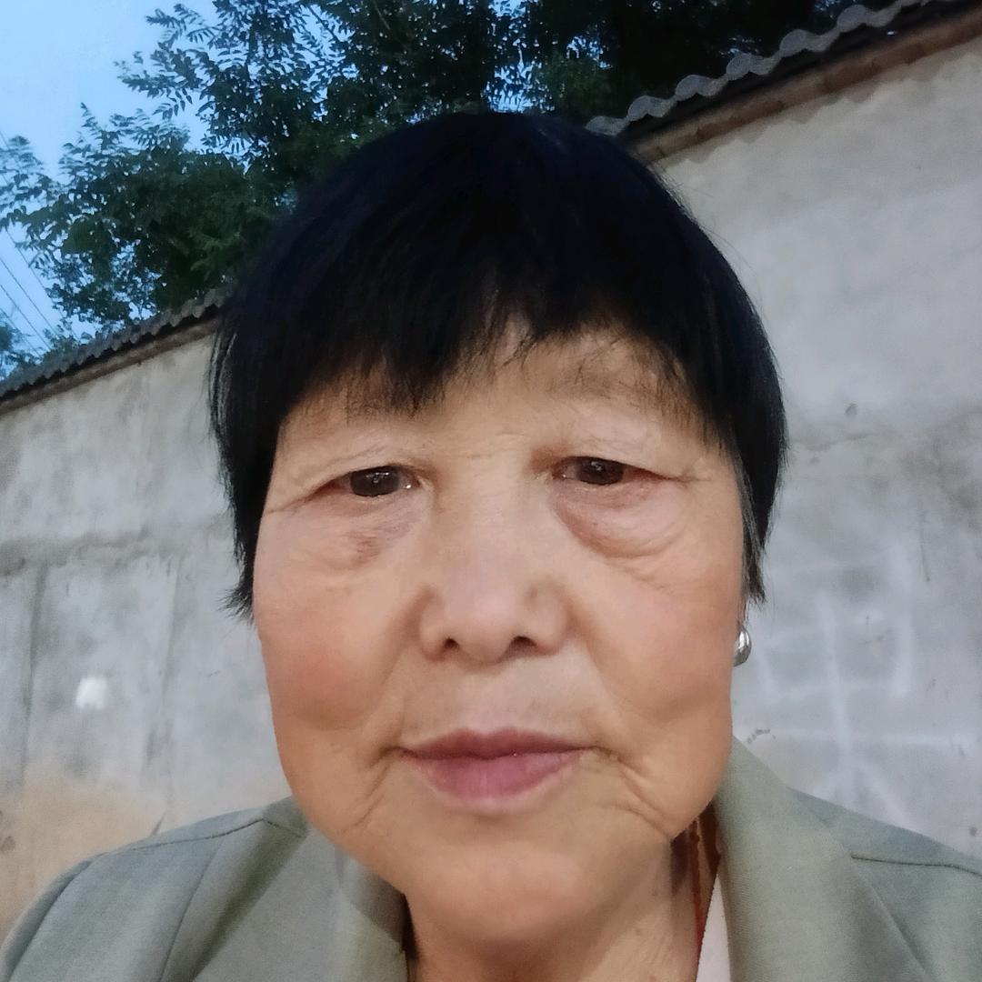 爱做手工的郭奶奶