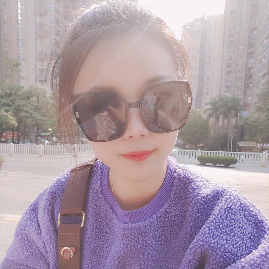 い Hu 🍒丫頭 べ