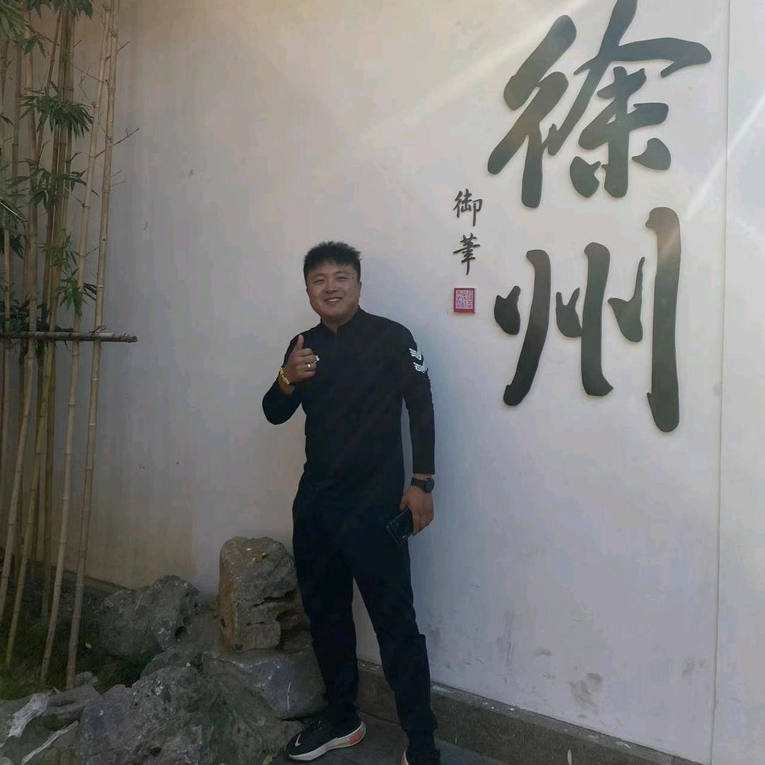 劉阿龍´•ﻌ•`