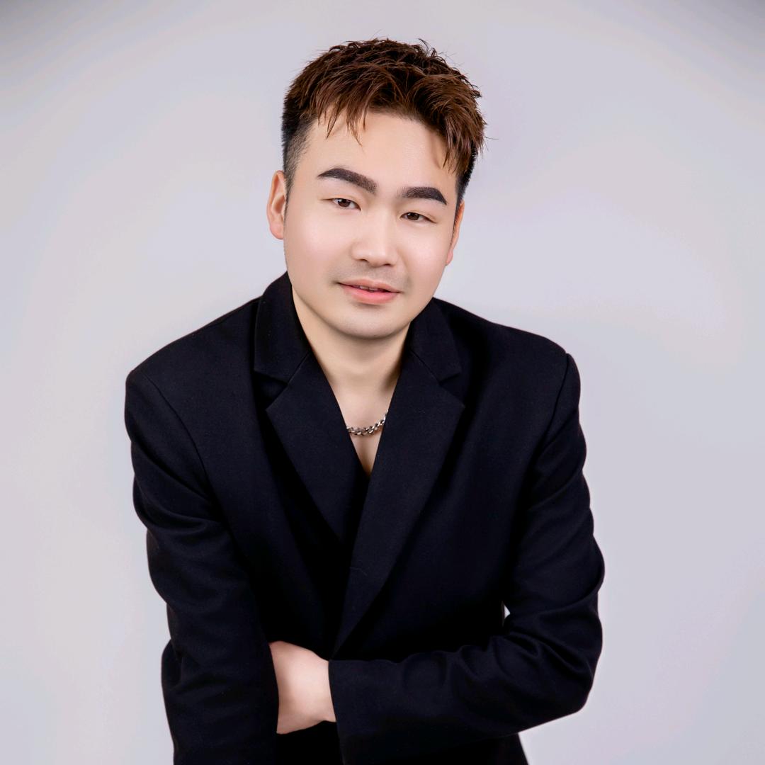 强哥爱烫发