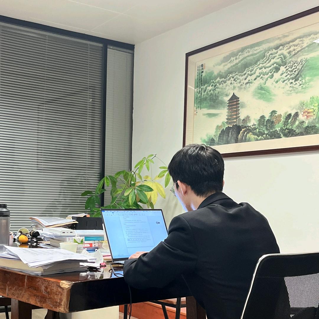 靳律师