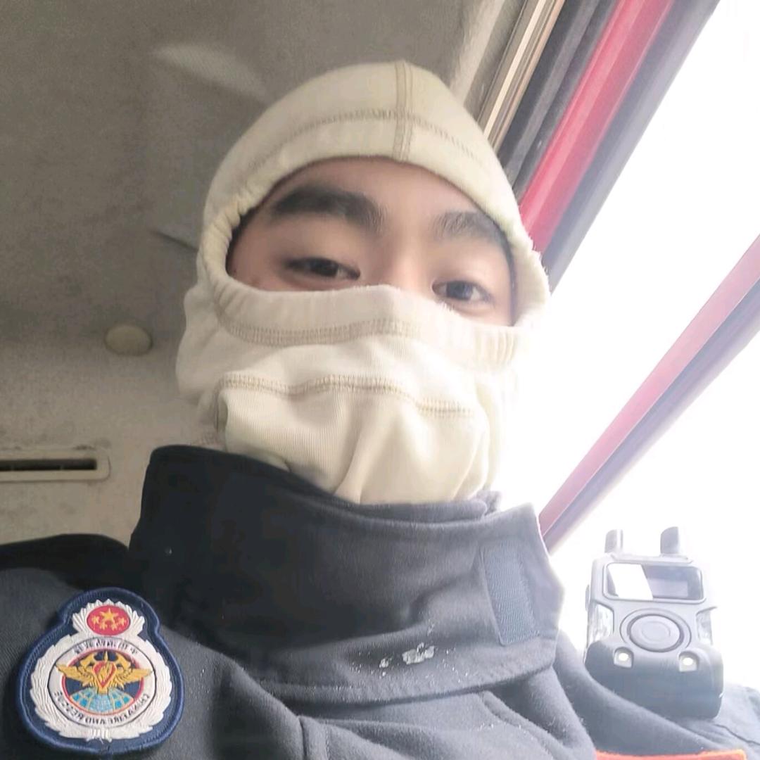 ◔◕