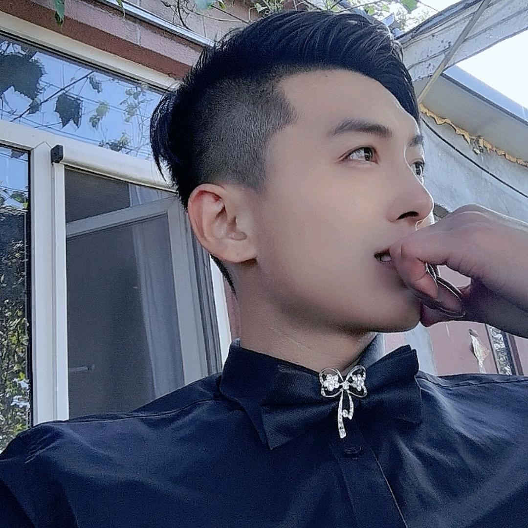 八家子丶卖水果的小阿浩
