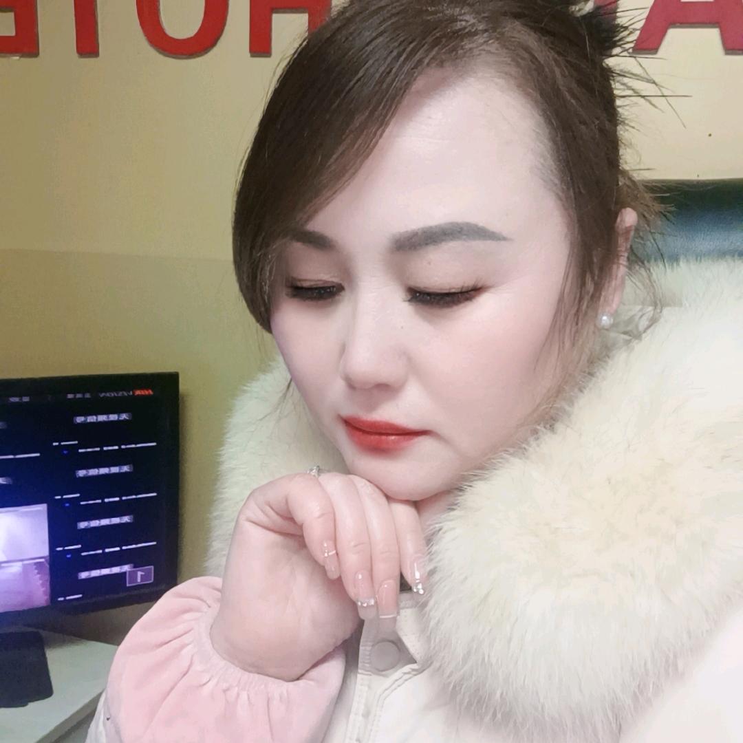 大脸姑娘