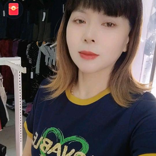 巜爱尚服饰》