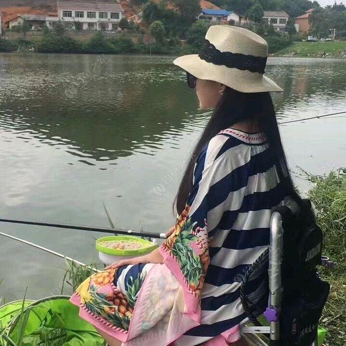 庆庆钓鱼