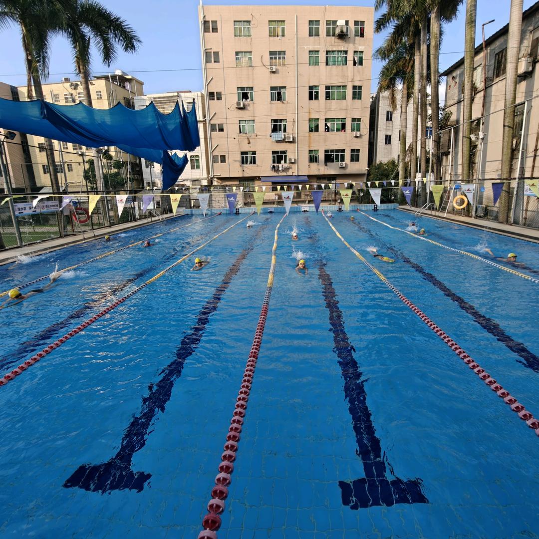 土华文体中心游泳馆@刘教练（工作号）