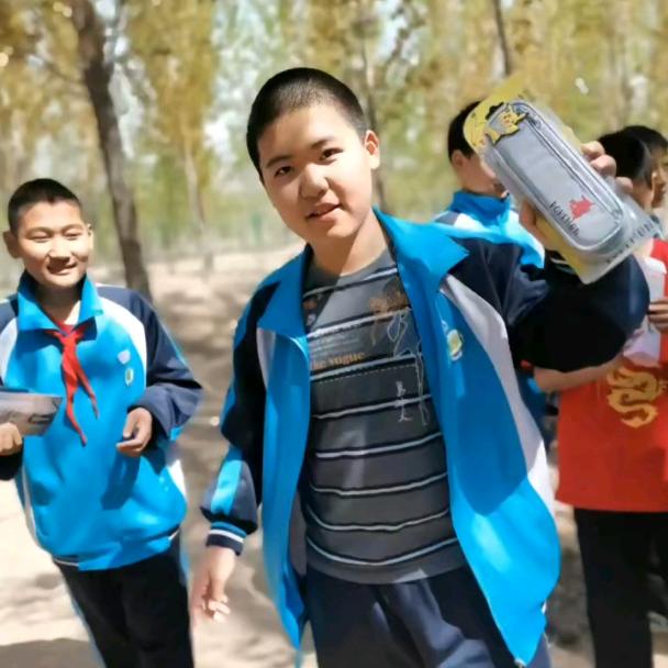 陪阳光男孩打怪兽