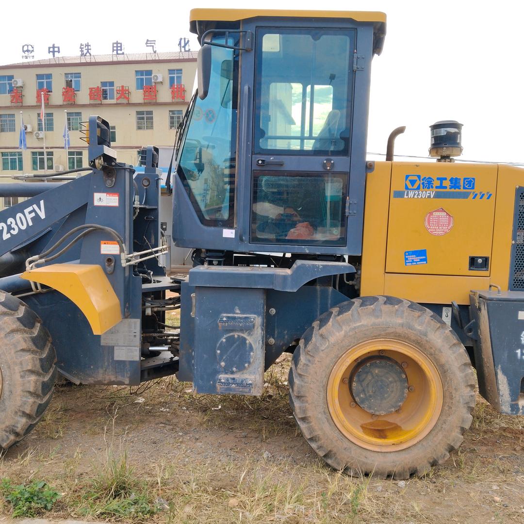 我是开铲车的师傅