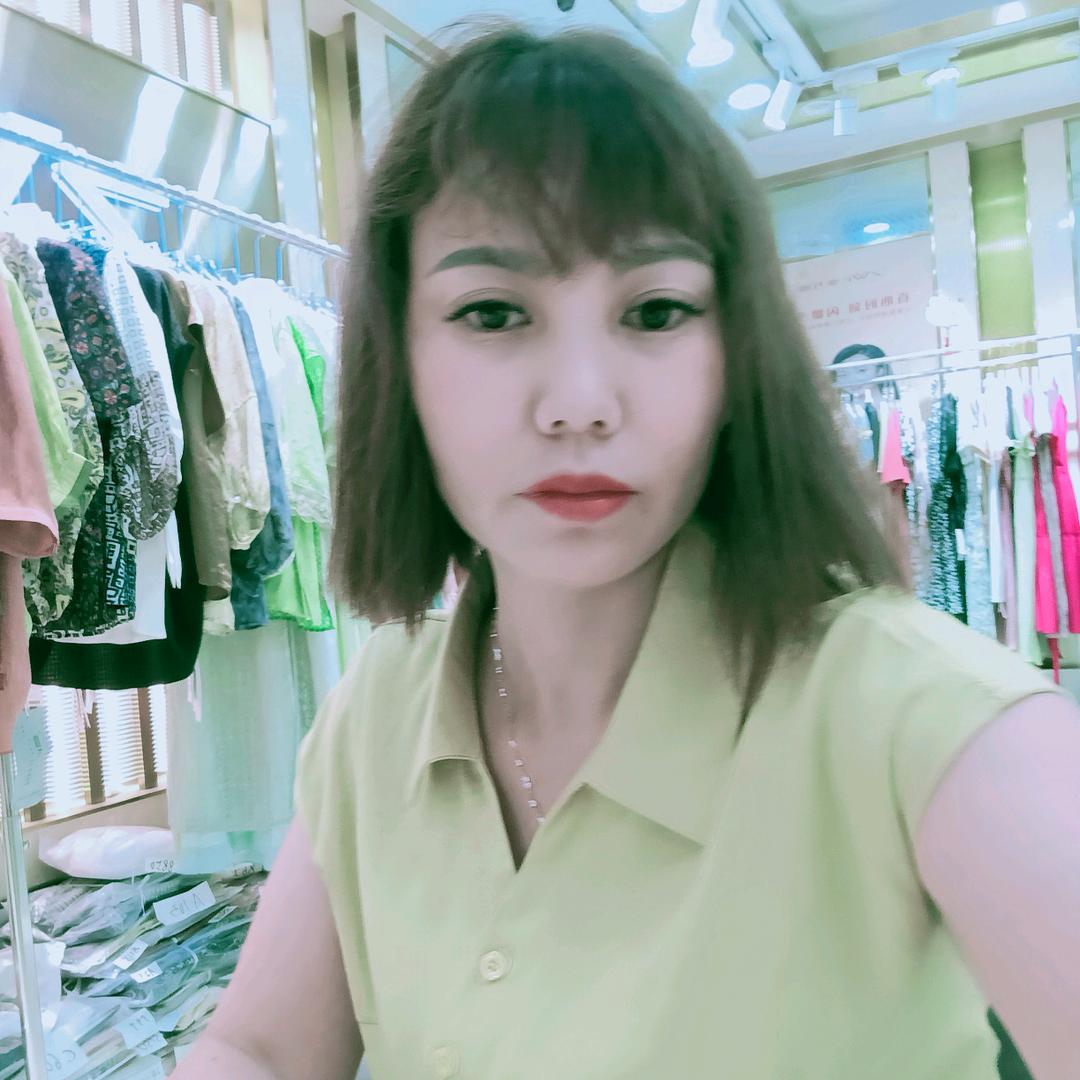 玉屏素凰女装店工商银行隔壁