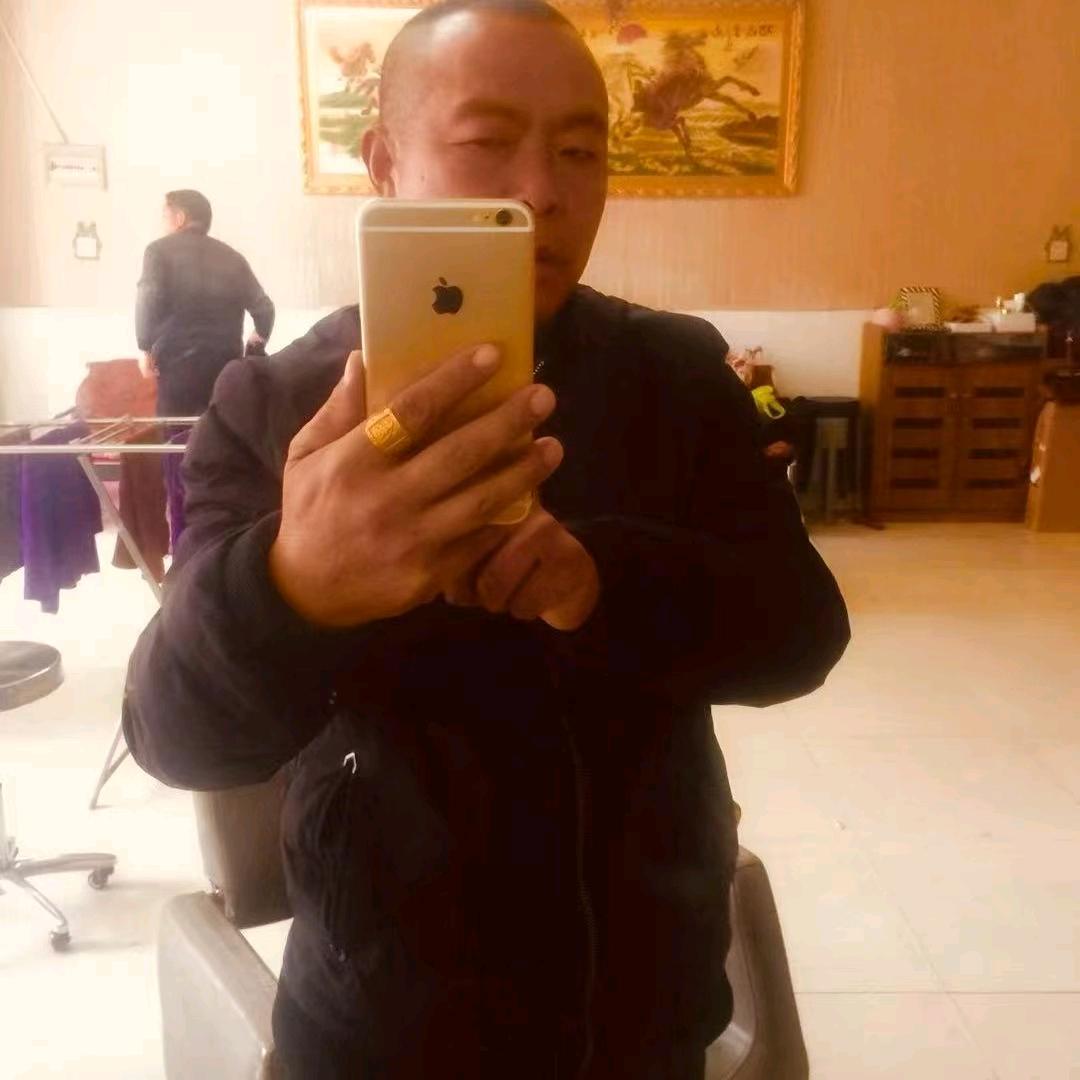 谁家打地坪？联系我