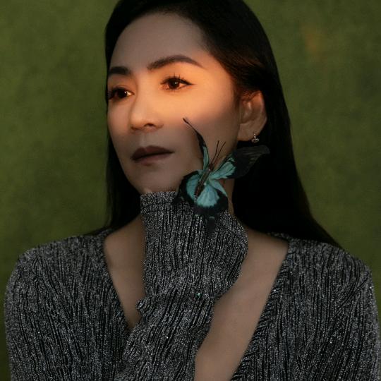 背影💋