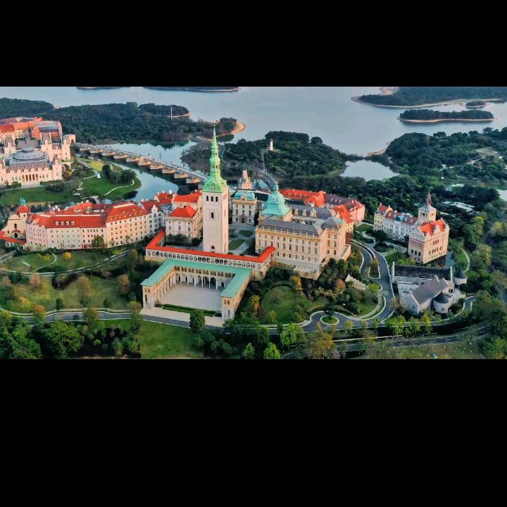 MPKLAEHGYBMLKJHPWJHI