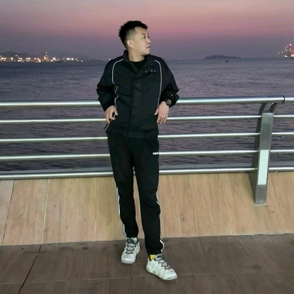 张强  岩板石材楼梯