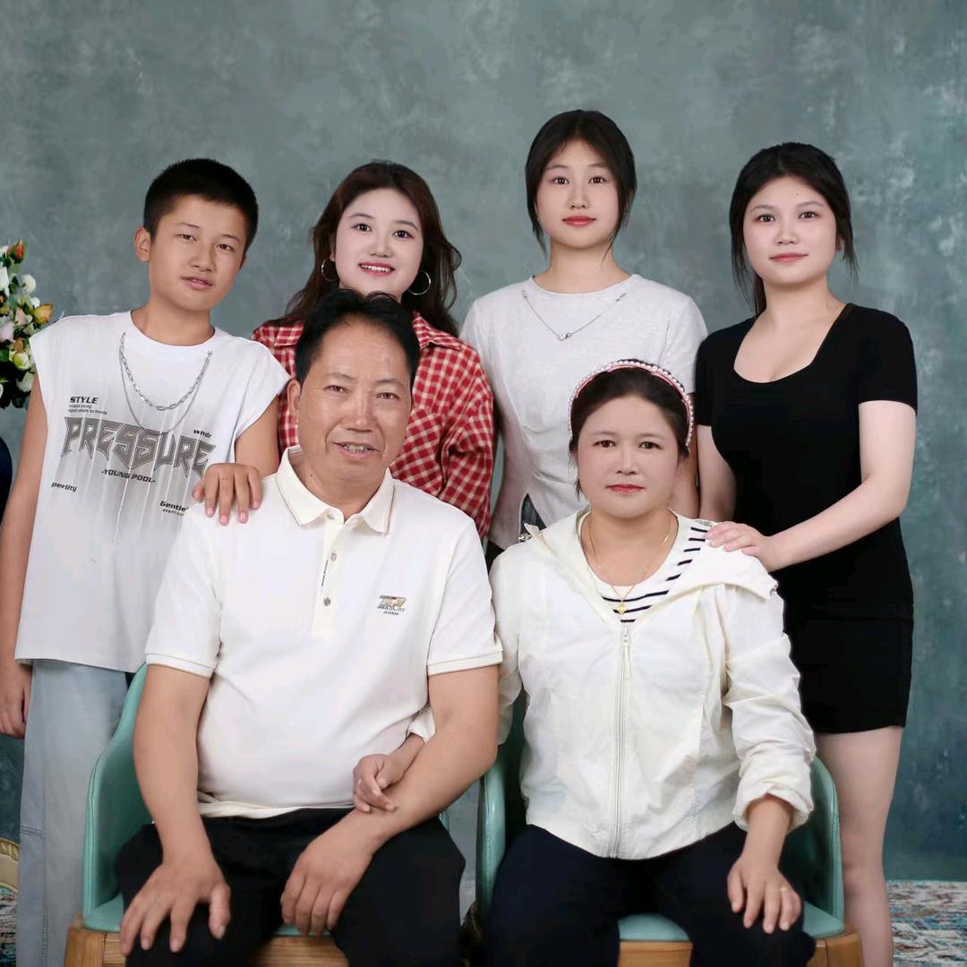 四个孩子👧👧👧👦的妈妈