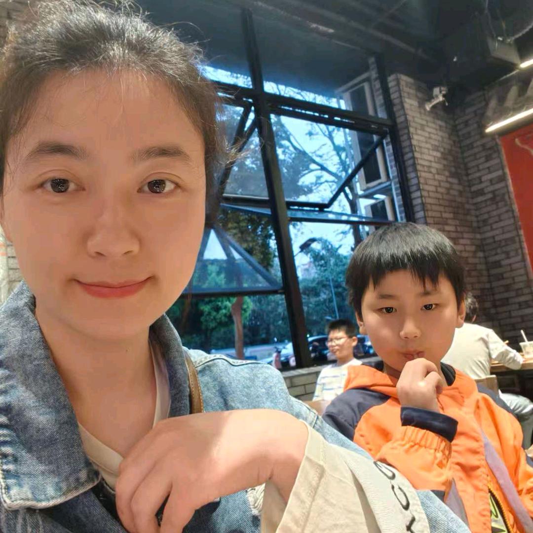 成为自己ξ( ✿＞◡❛)