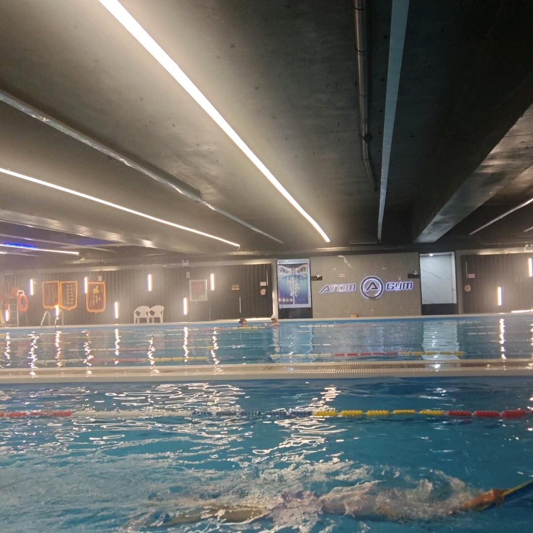 漫秀游泳健身俱乐部