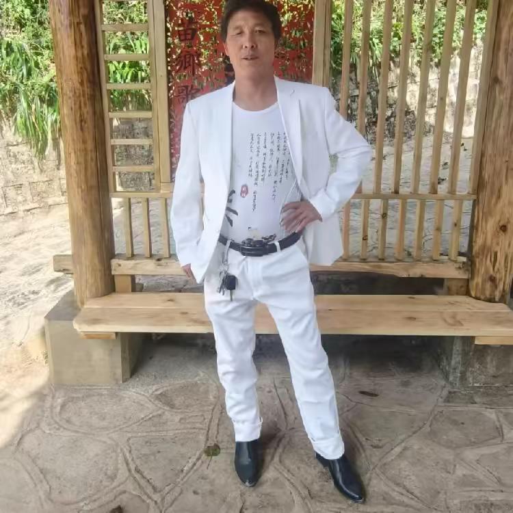 关勇，吹唢呐奋斗，货运司机