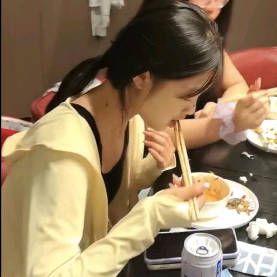 诗小菲.