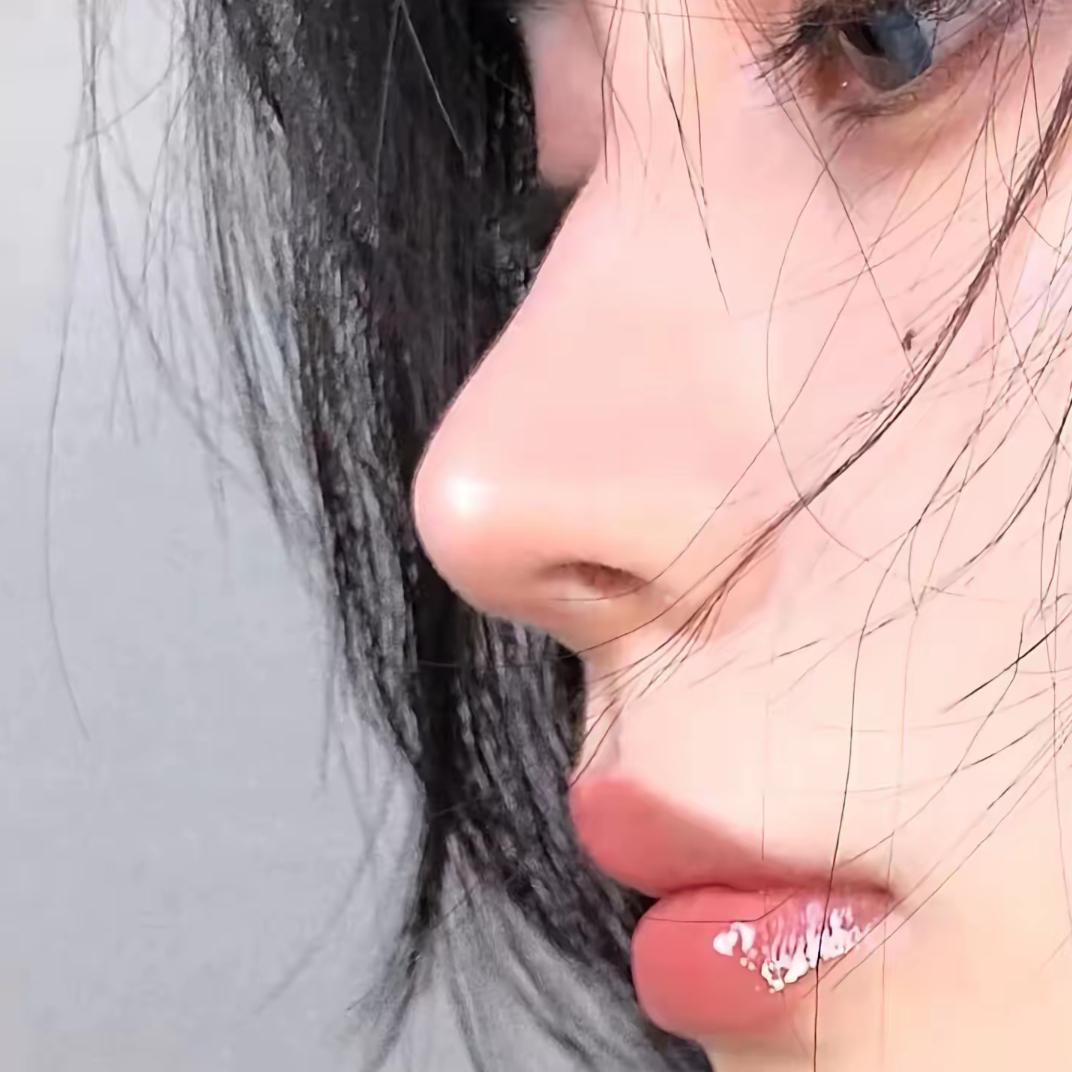 47💋