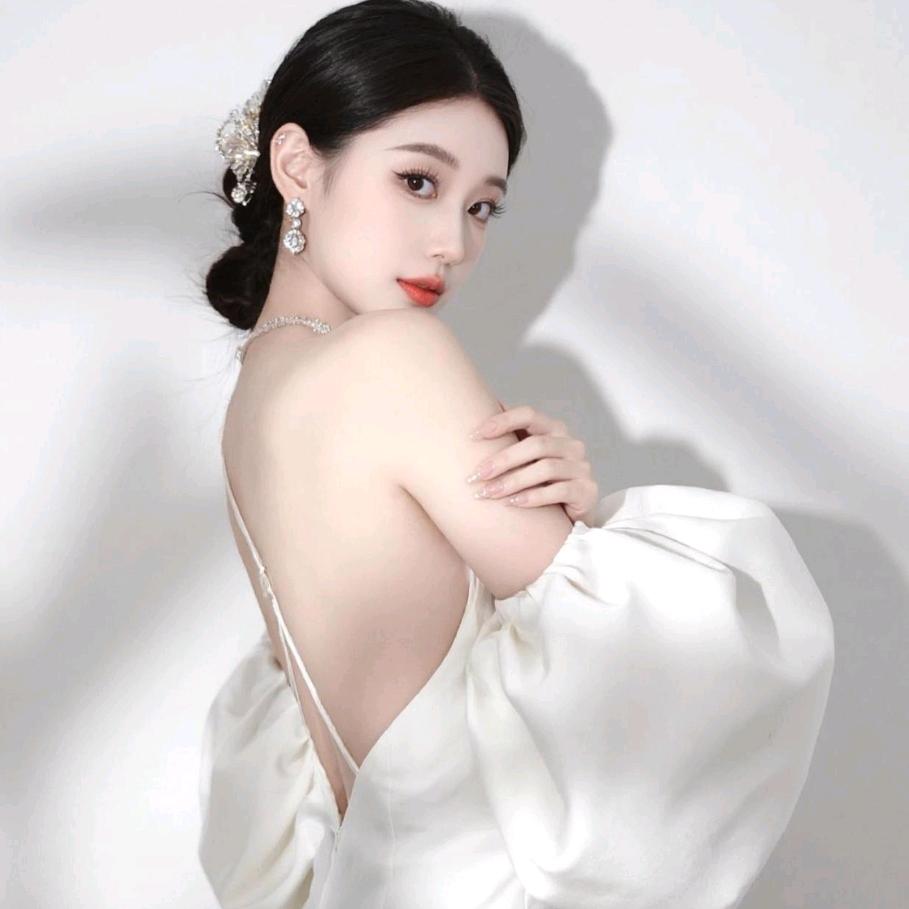 满山的猴我腚最红