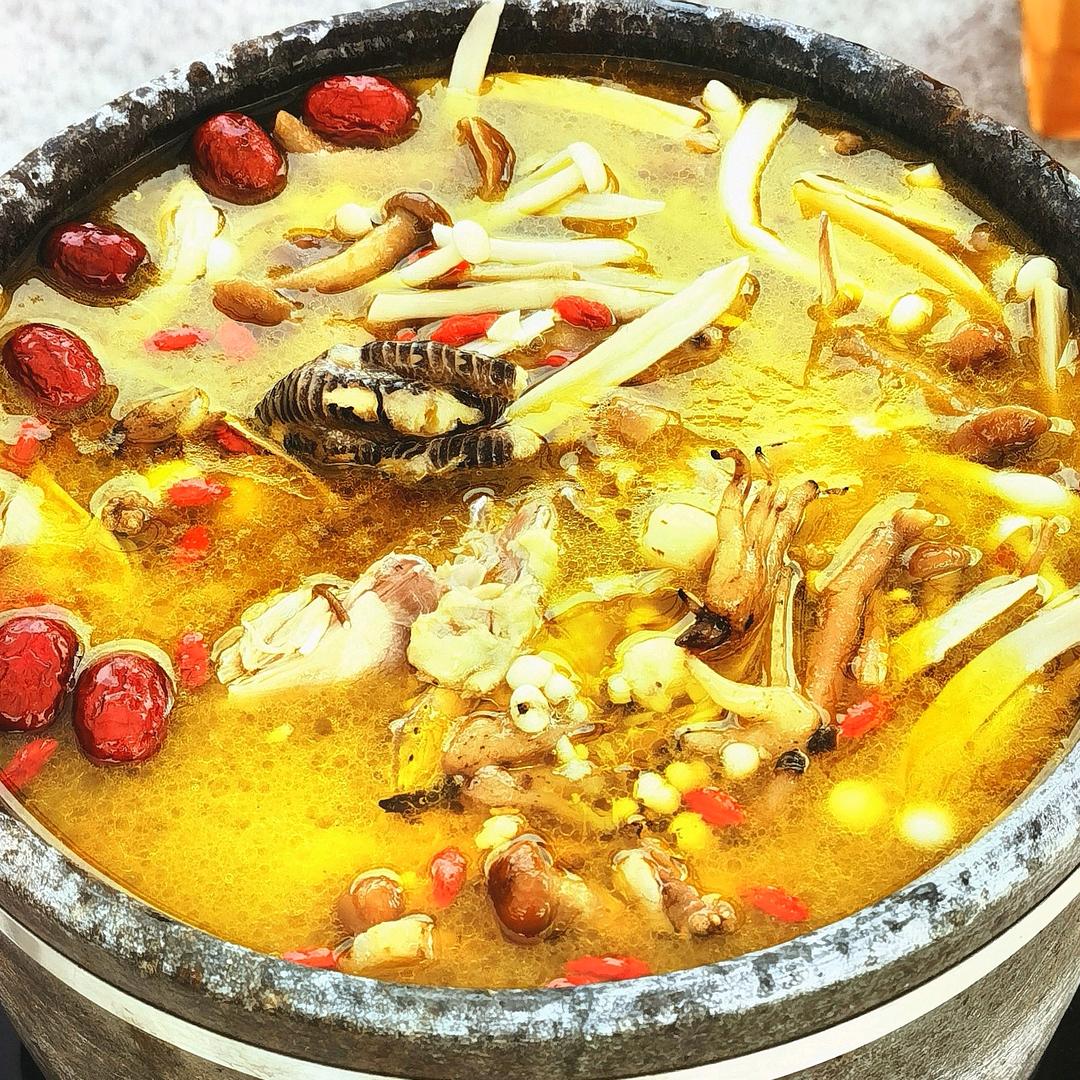 高老山庄，工布石锅菌汤