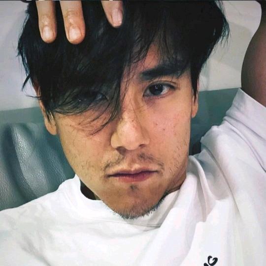 螺旋通天五彩斑斓彩虹屁