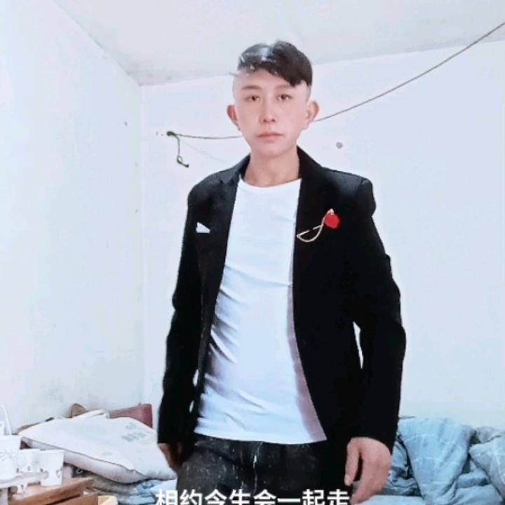交朋友手拉手