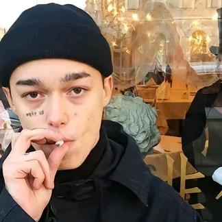 枕头还有床