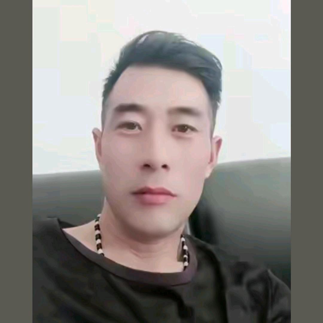 🇨🇳坚持自己梦想🏇🐐🎤
