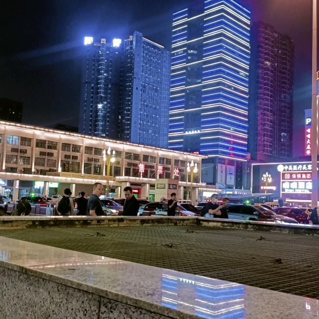 没人疼。没人爱。我是地里小白菜。