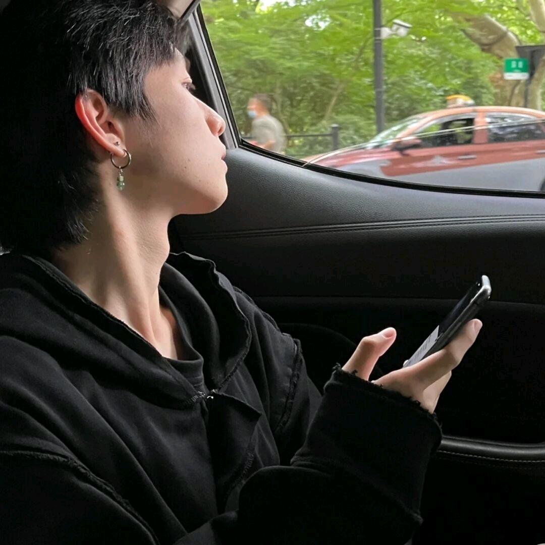 小恺不会fly