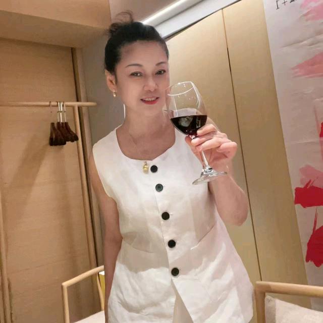 蓝色飞扬👄️(70🐶️🐶️)