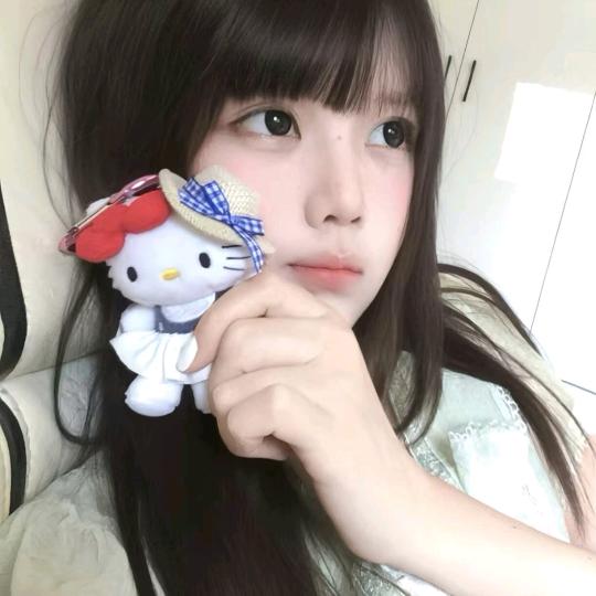 李诗雅l