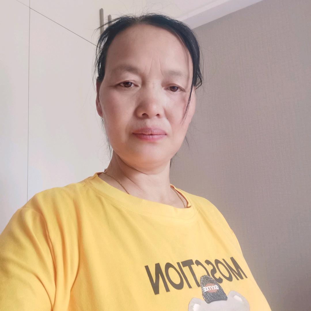 春天小草很美