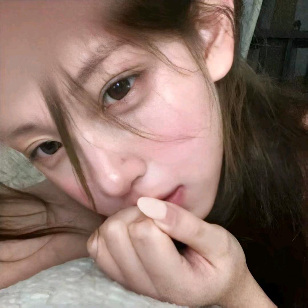 艹耳.