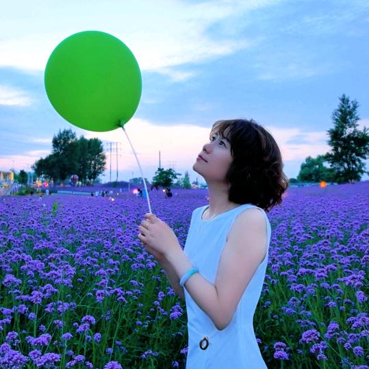 六福珠宝  春霞